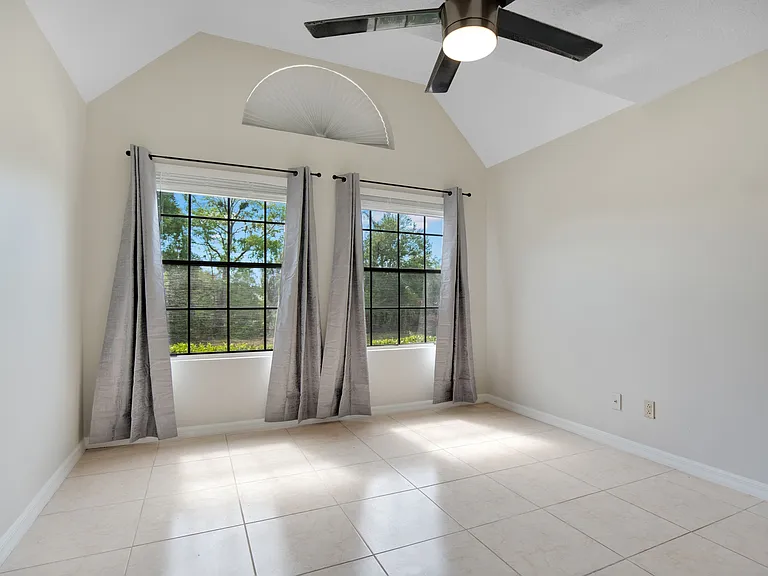 305 Lakepointe Dr #104 — Photo 6