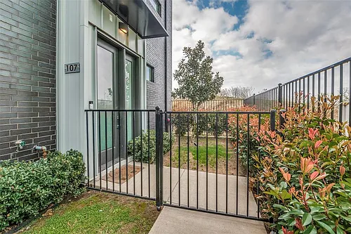 1813 Park Ave Photo 1