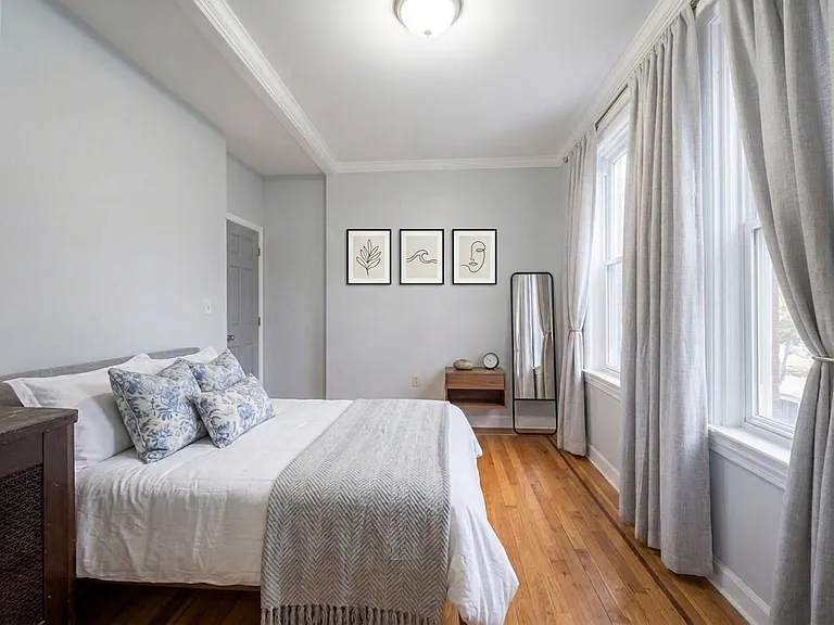 Matilda Ave — Photo 10