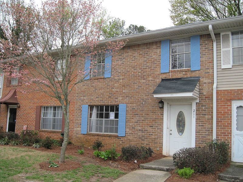 1st image of 211 Northdale Pl