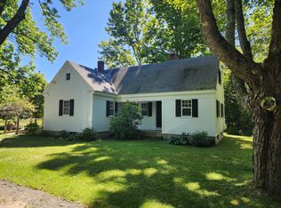 85 Lower Flying Point Rd, Freeport, ME 04032