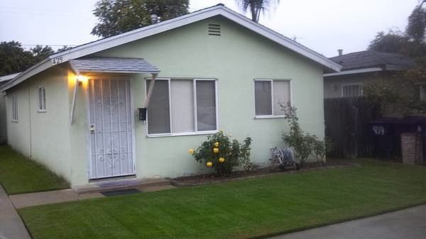 2 Bedroom, 1 Bathroom HOUSE FOR RENT (NORTH LONG BEACH)