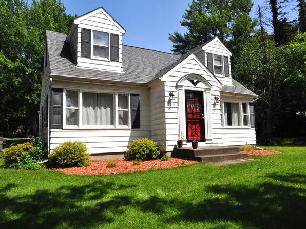 3053 S 3rd St, Niles, MI 49120