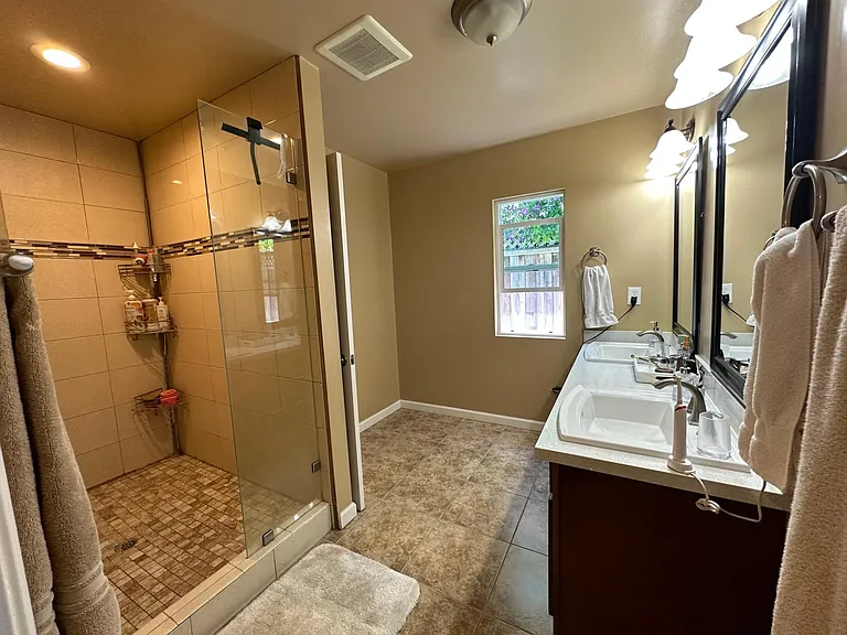 501 Bradley Ave — Photo 23