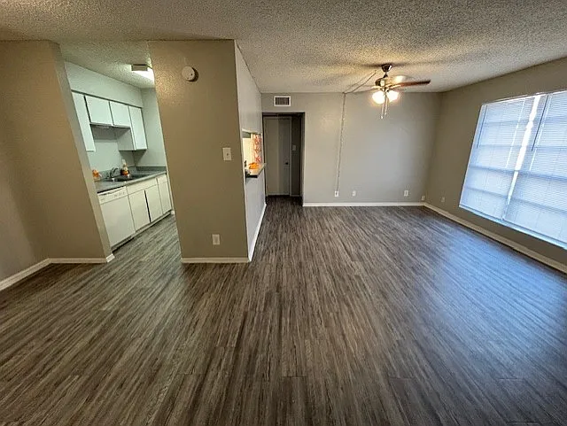 Edinburg Place Apartments - 0506 — Photo 2