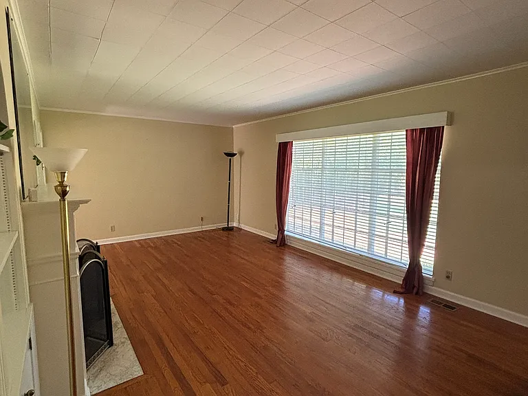823 S Blakely St — Photo 19