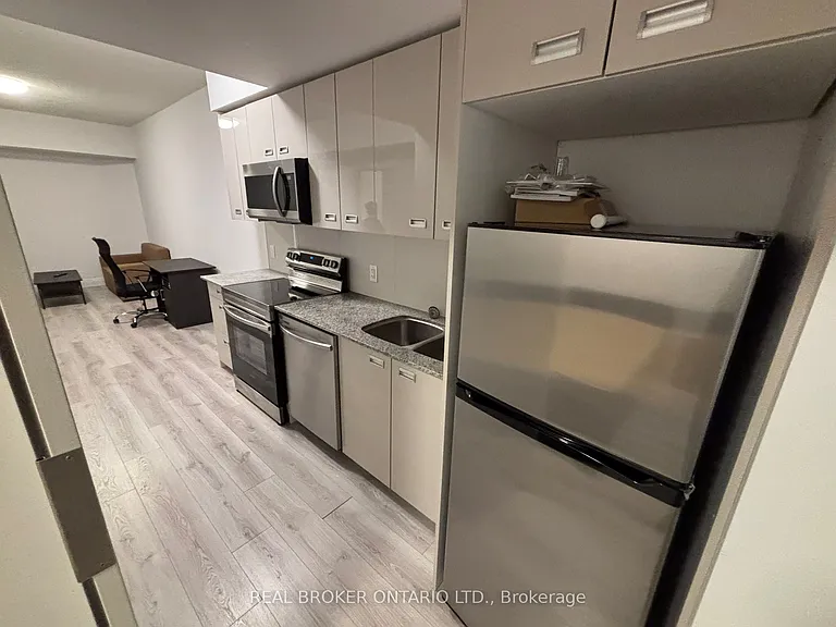 652 Princess St E #241 — Photo 4