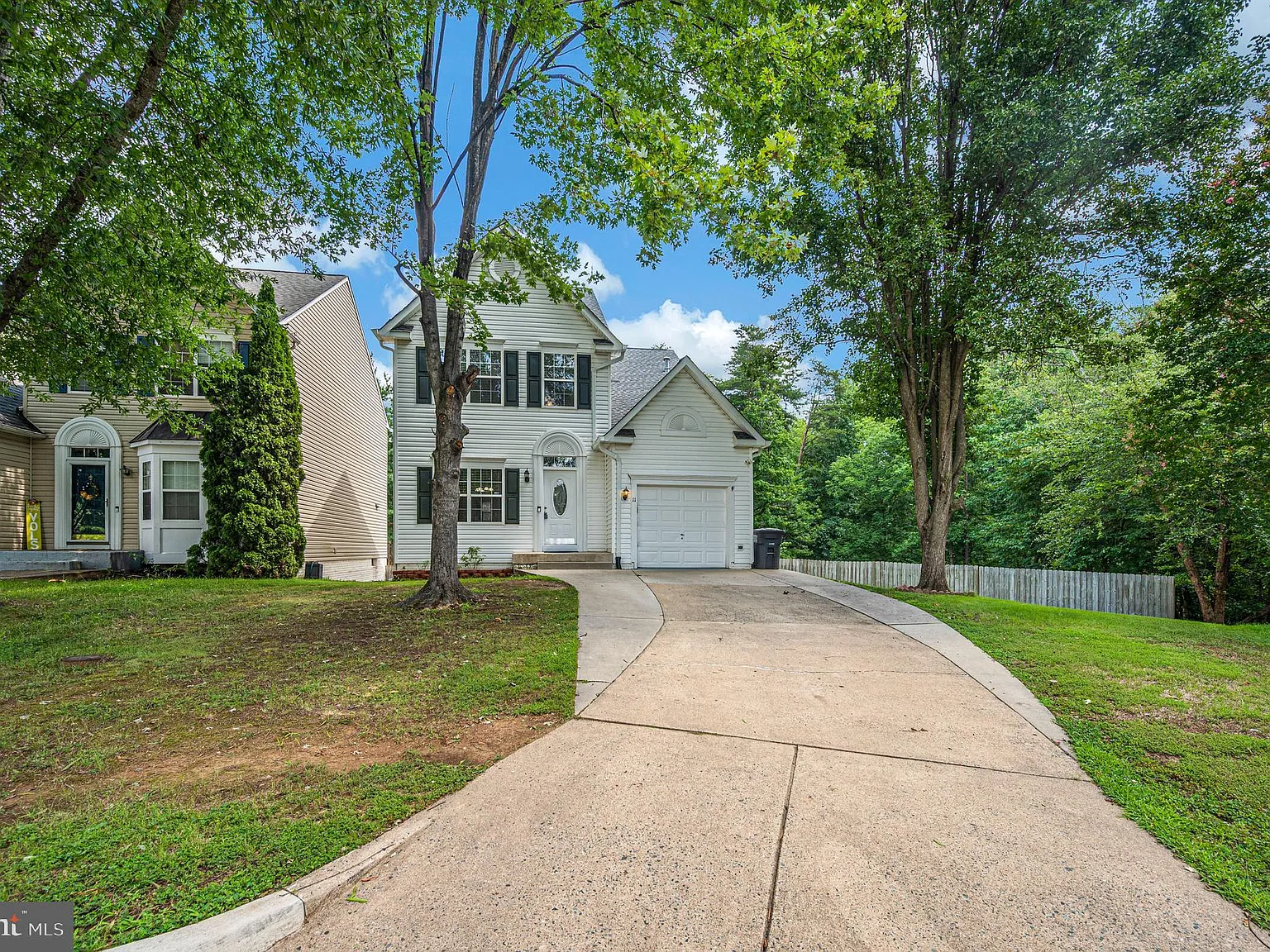 5 bed, 3.5 bath, 2681 sqft, $3,300 — Photo 2