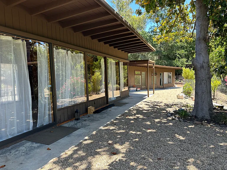 Lakewood Cir — Photo 12