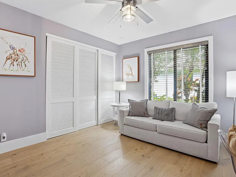11180 Isle Brook Ct — Photo 35