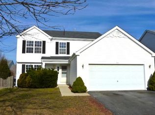 566 Greystone Ln, Bolingbrook, IL
