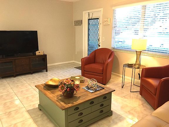 2nd image of 1088 Harwood #1088
