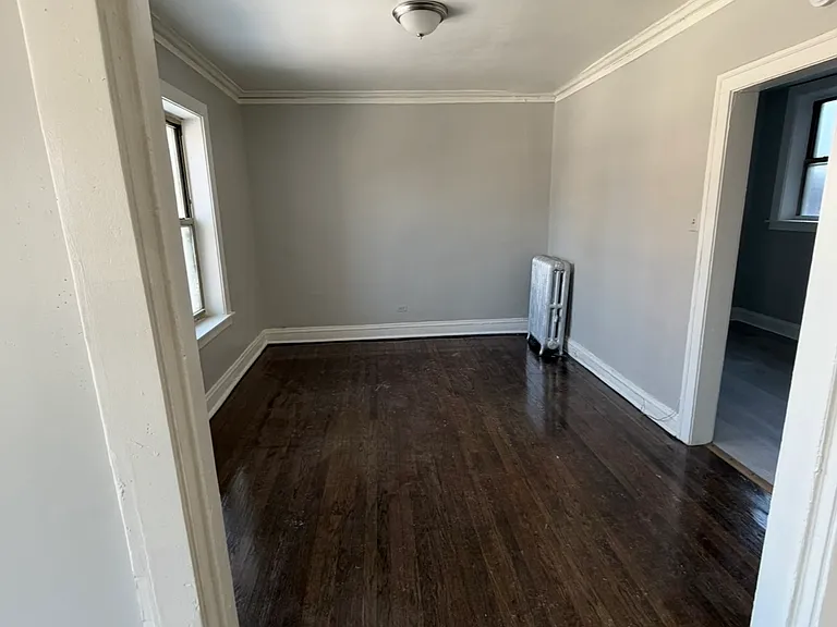1250 W 83rd St #3 — Photo 2