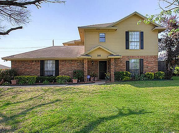 3rd image of 331 Pin Oak Ln