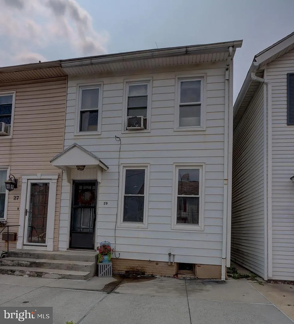 29 W Simpson St photo 1