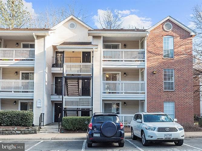 1st image of 1503 Lincoln Way APT 204B