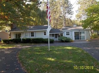 6321 W Higgins Lake Dr, Roscommon, MI 48653