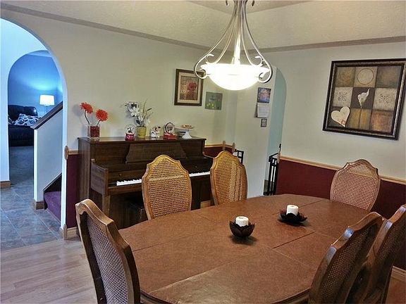 4th image of 536 Bruton Dr