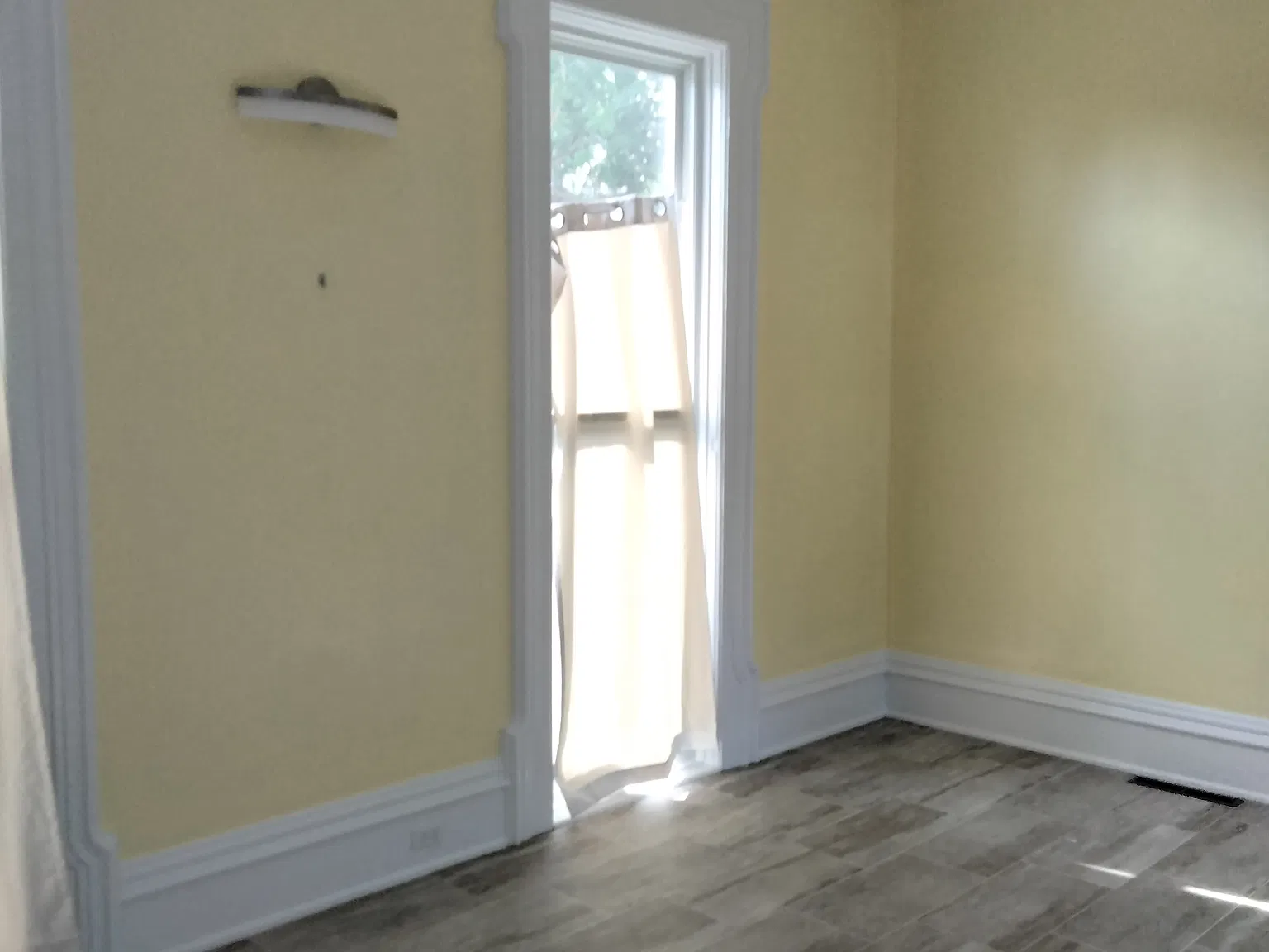 1 bed, $1,100 — Photo 2