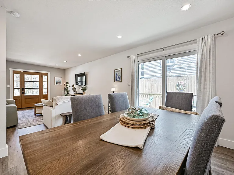 1615 Avenue L — Photo 19