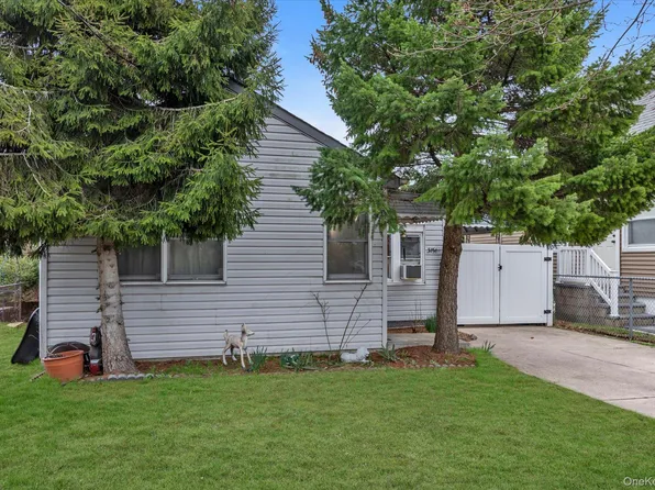 3151 4th Street, Oceanside, NY 11572