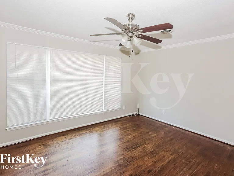 2516 Tall Pines Ln — Photo 5