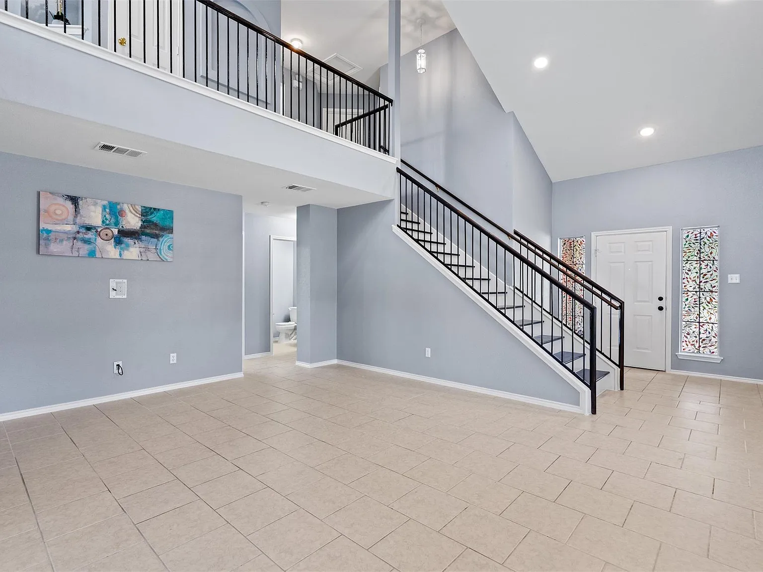 4 bed, 3.0 bath, 2482 sqft, $2,300 — Photo 4