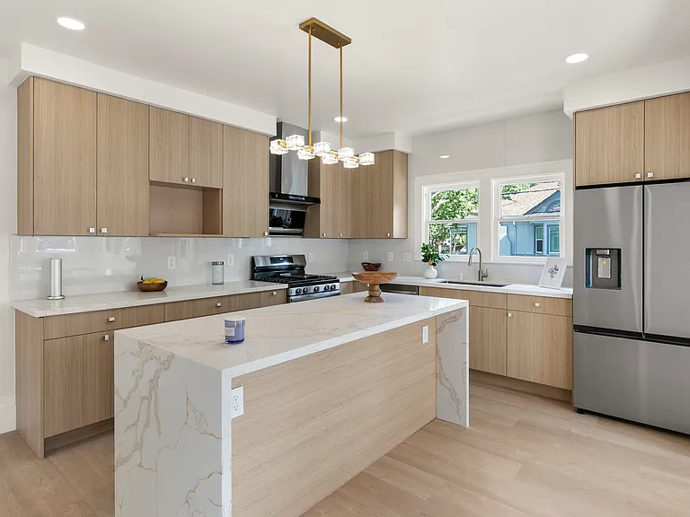 395 S 13th St — Photo 5
