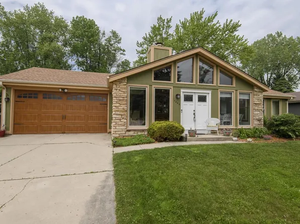 7046 West Evans DRIVE, Franklin, WI 53132