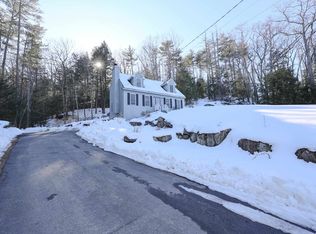 32 Critchett Rd, Raymond, NH 03077