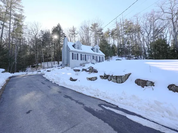 32 Critchett Road, Raymond, NH 03077