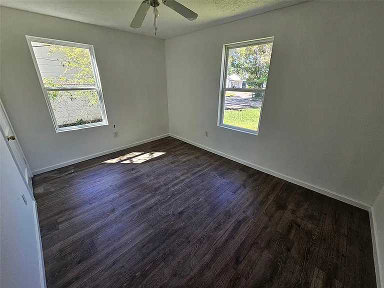 6015 Beekman Rd — Photo 6