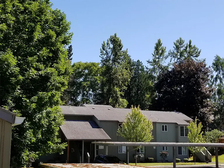 252 NE Kane Dr — Photo 11