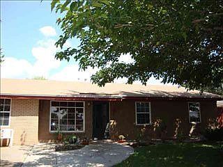 1st image of 115 E Poe St