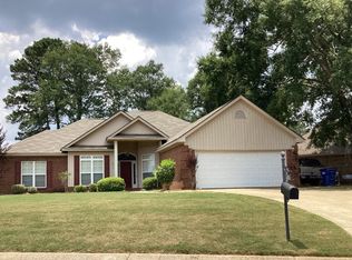 476 Brownstone Loop, Elmore, AL 36025