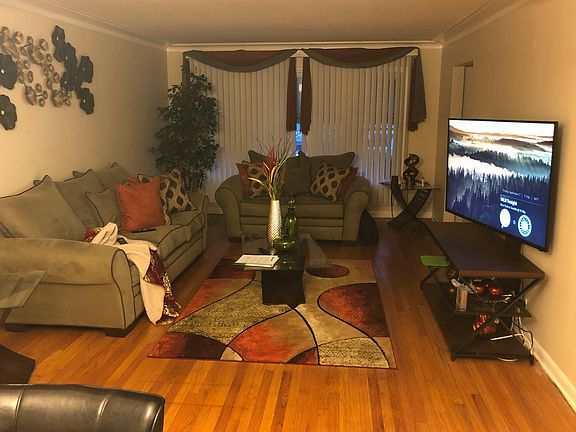 2nd image of 10341 S Crandon Ave