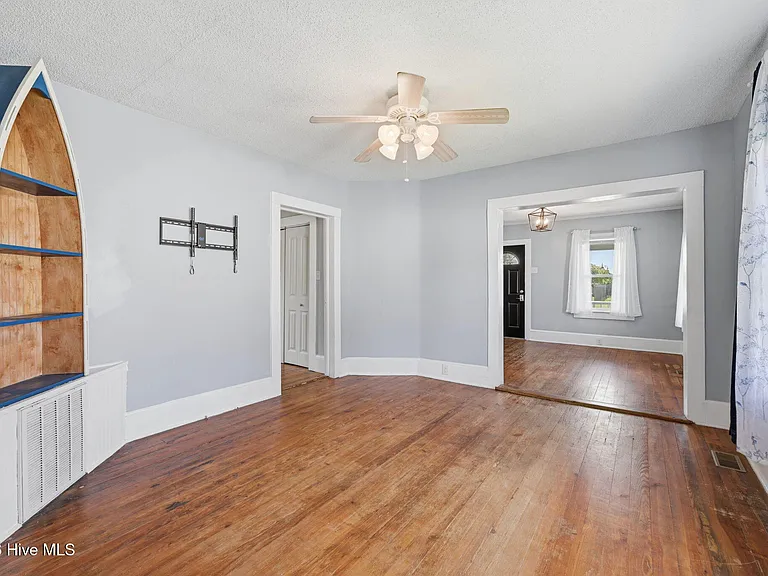 1304 Stallings Pkwy — Photo 6