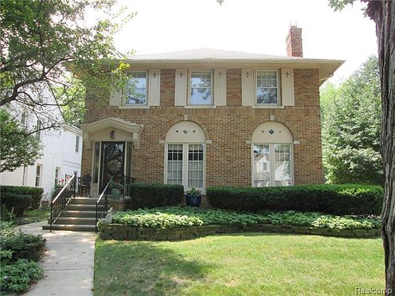 2nd image of 355 Mount Vernon Ave