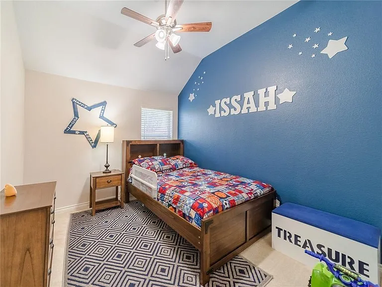 8574 Robertson Dr — Photo 7