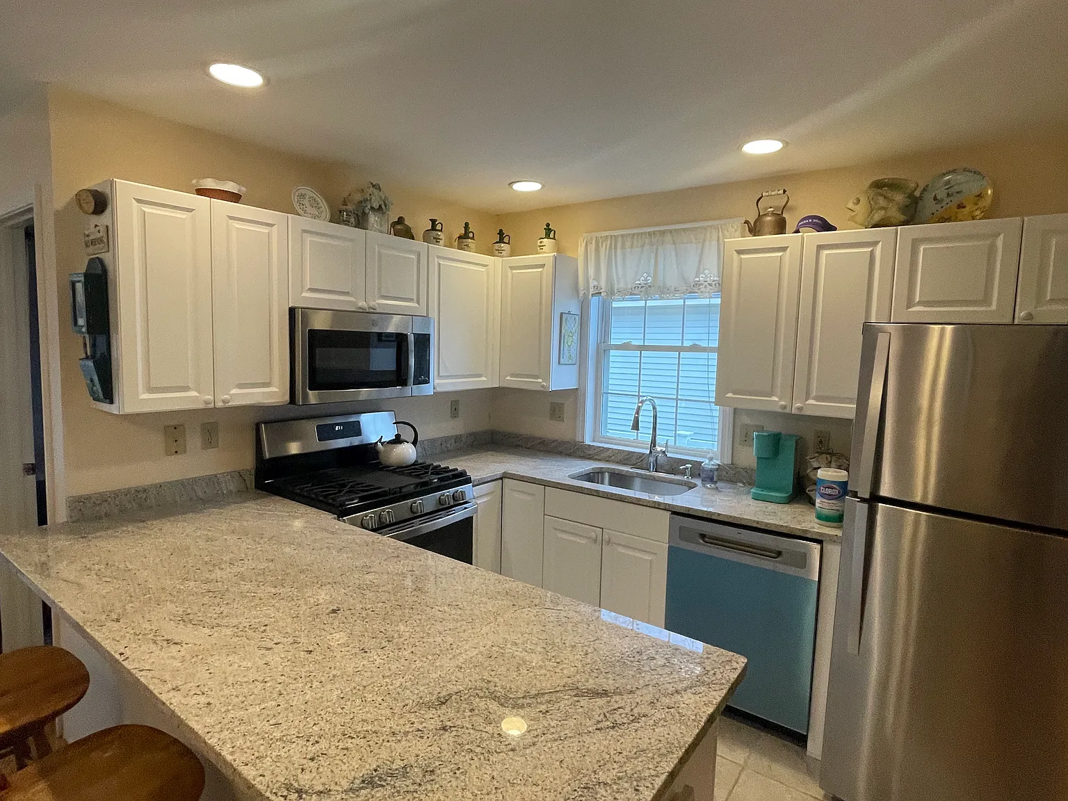 16 Meadow Pond Rd — Photo 3