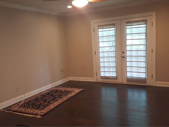 3rd image of 3932 Cambridge Ave