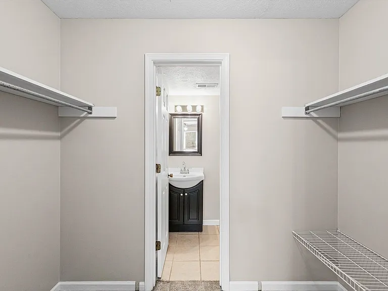123 S Regency Dr — Photo 22