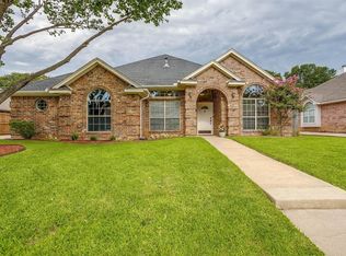 7313 Cottonwood Ct, North Richland Hills, TX 76182