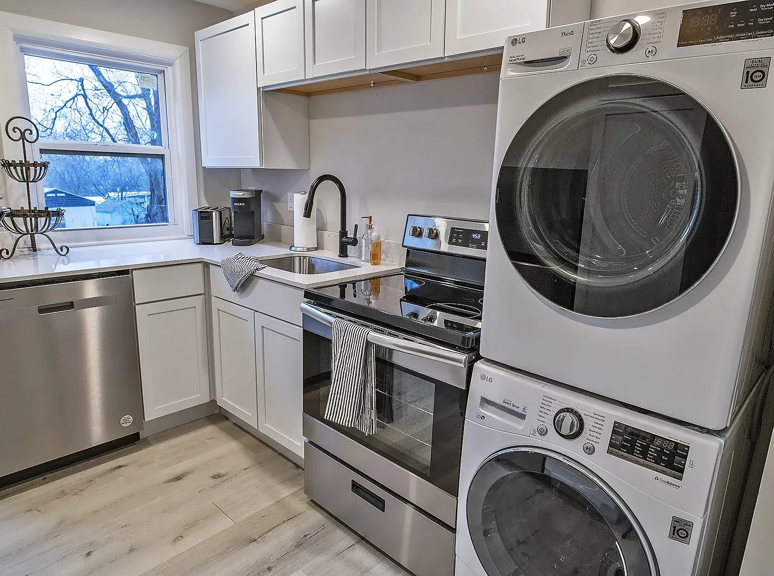 1022 Ash St — Photo 2
