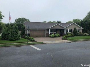 190 Voorhis Ave, Rockville Centre, NY 11570