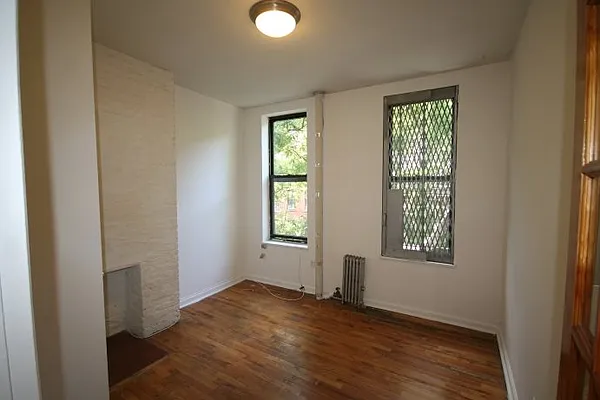 Rented by Bond New York | media 2