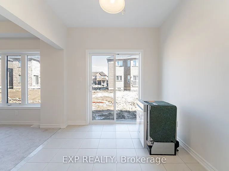 70 Baker St — Photo 8