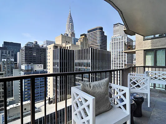 Sold by Sotheby's International Realty | media 1