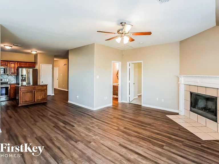 12721 Carpenter Ln — Photo 3