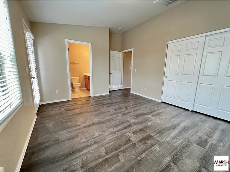 5911 S 35th Pl — Photo 11